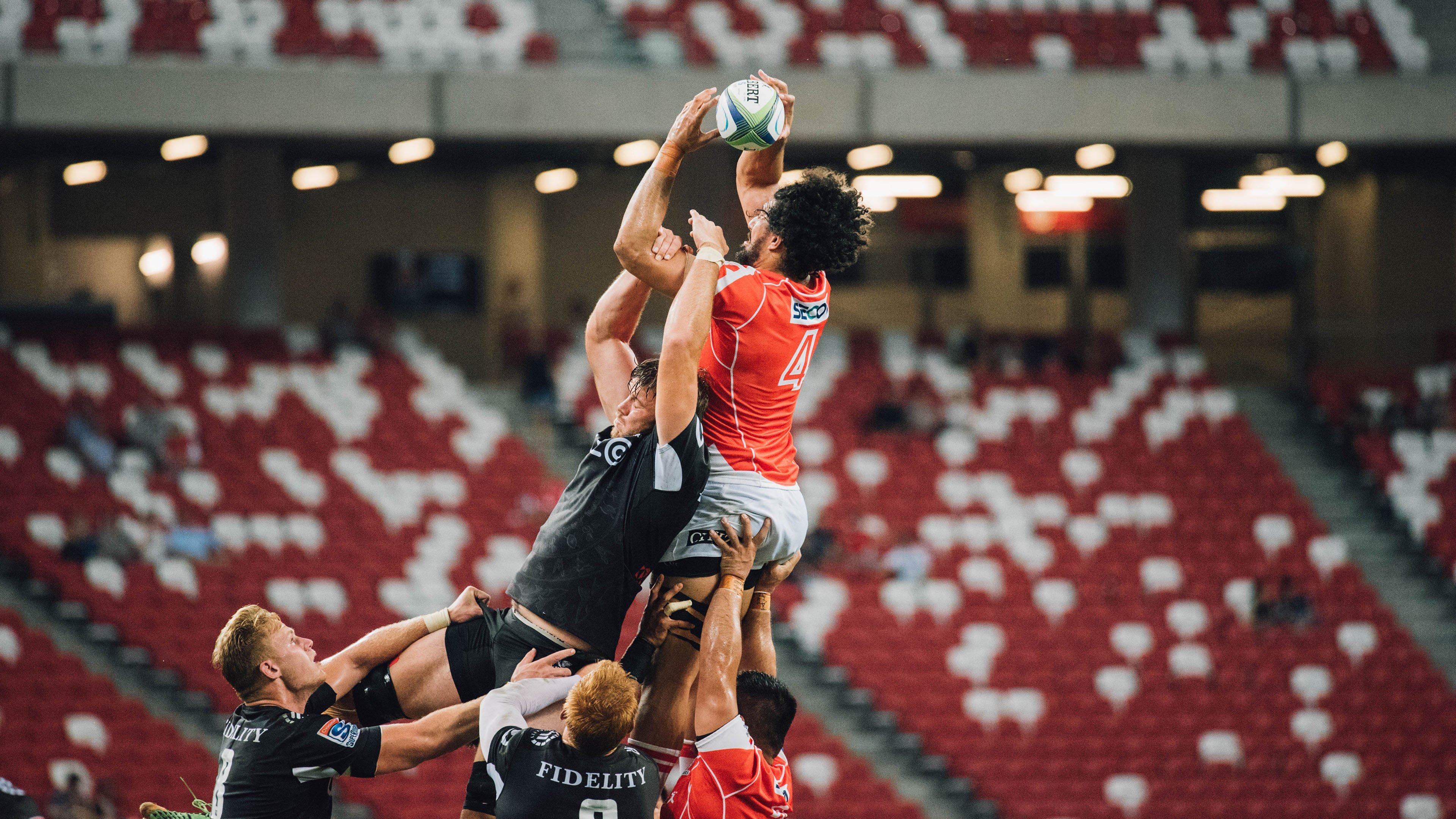 米德尔顿主客场表现冰火两重天，折射雄鹿赛季起伏之谜