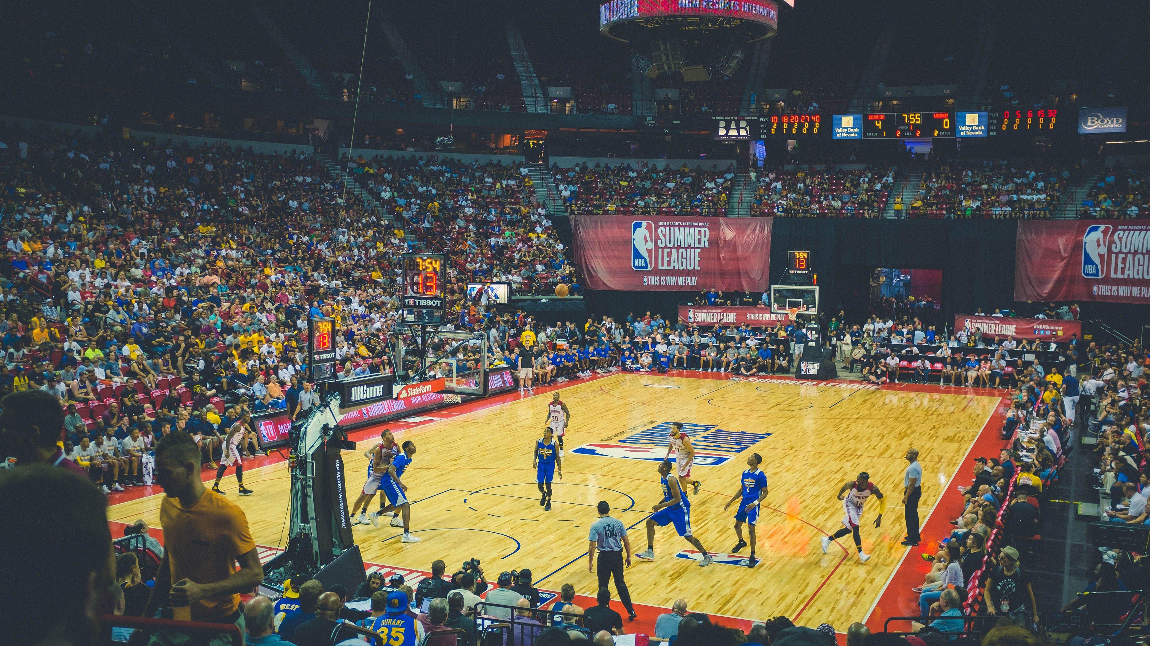 为了科比，神甘愿把自己哭成表情包，一场篮球赛的永恒致敬