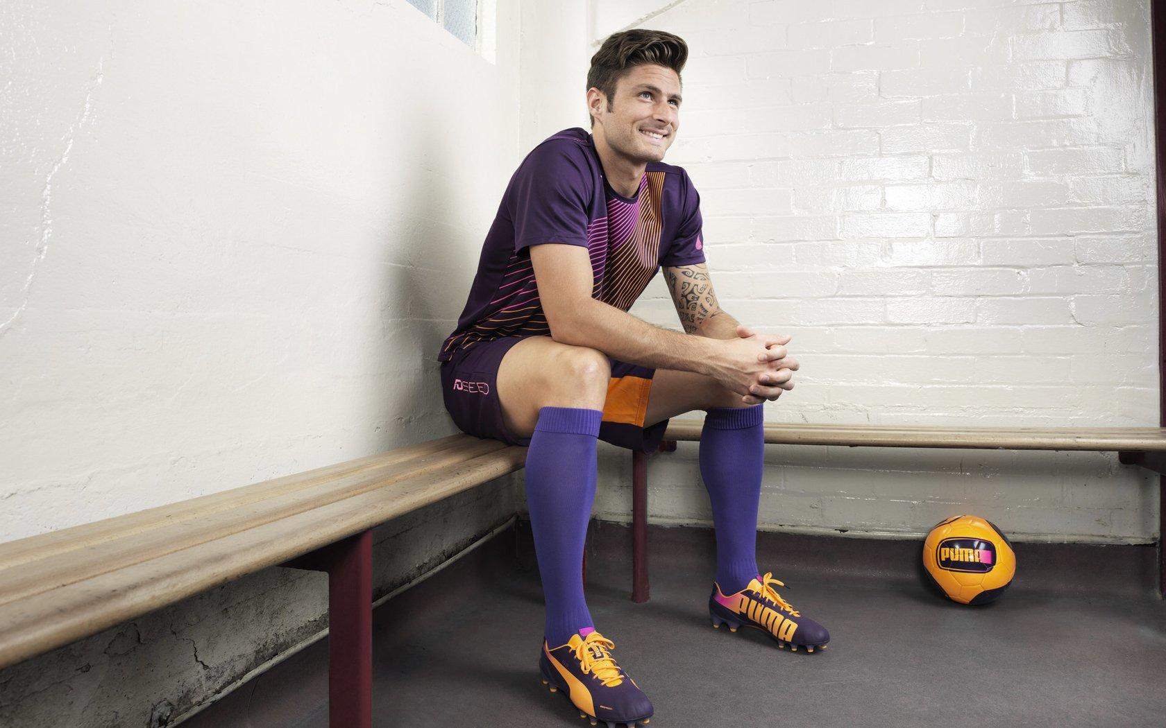 广州城十一连败追平历史尴尬纪录，近四轮首粒进球难改整体颓势