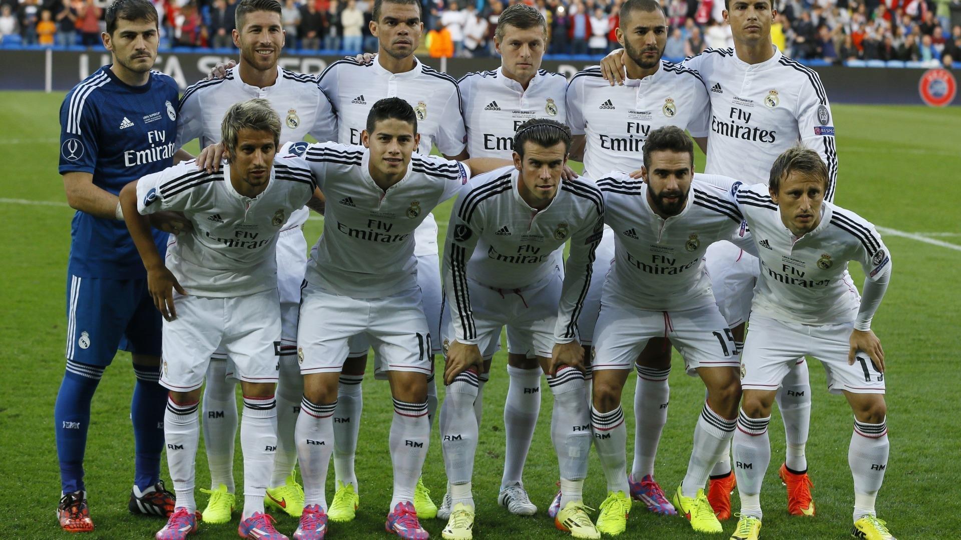 圣城新希望,马刺社媒晒出福克斯、哈珀、卡斯尔三人组,球迷期待全新化学反应