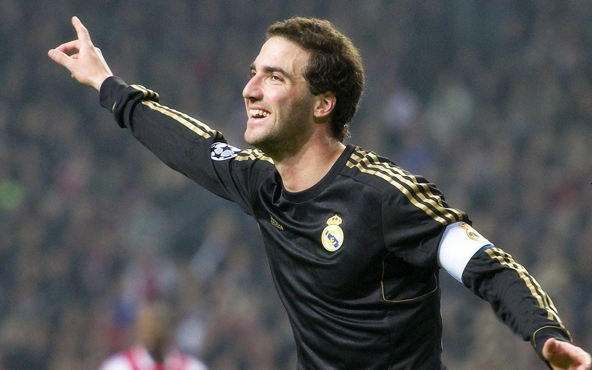 赫尔默直言拜仁尚未臻于完美，德甲不败神话本赛季难现