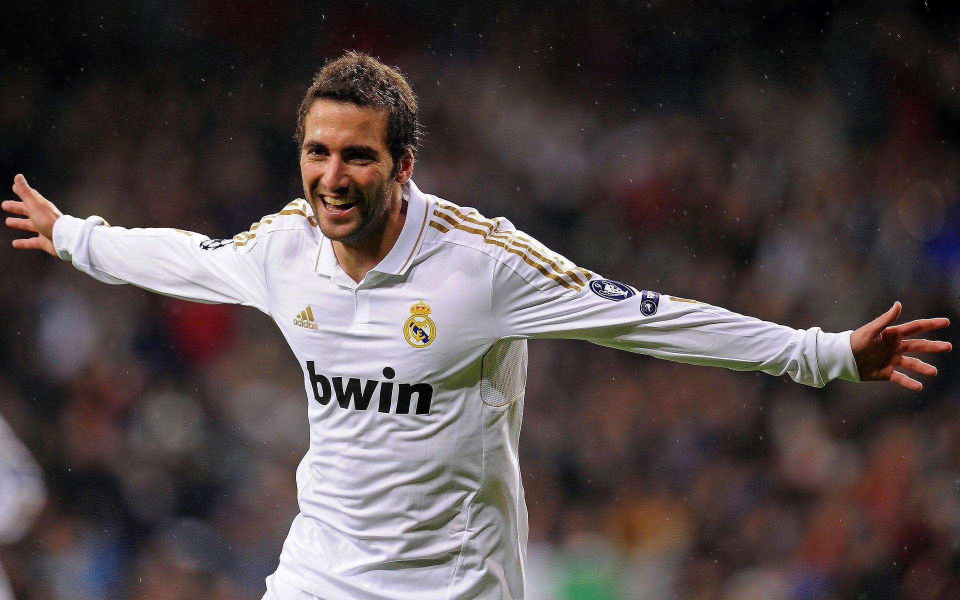 动荡的巨星之路，姆巴佩八年六帅，天赋背后的战术轮回